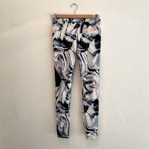 Fabletics marbled leggings size XS